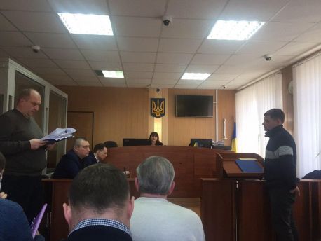 &laquo;Я не я, й робота не моя&raquo;: у Сумах допитали обвинуваченого у загибелі немовляти у ліфті