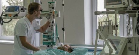 У дев'яті осіб на Сумщині коронавірусна хвороба протікає у важкій формі