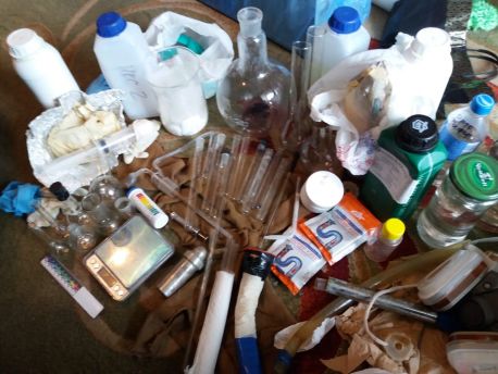 На Сумщині поліція накрила підпільну нарколабораторію