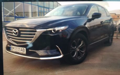 У ексзаступника начальника сумської міліції викрали Мазду з пістолетом