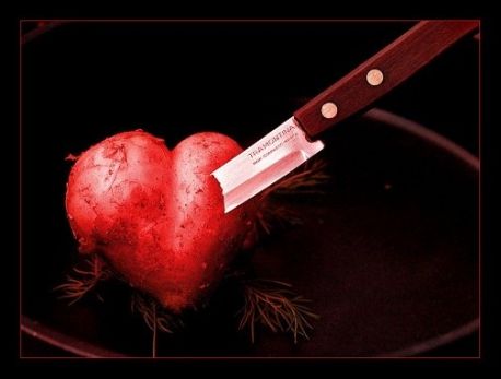 На Сумщині виявили тіло чоловіка із ножем у серці