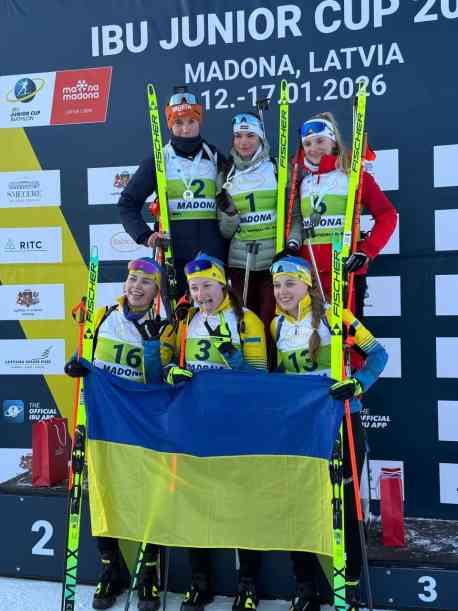 Біатлоністка з Сумщини - у квітковій церемонії на юніорському Кубку IBU