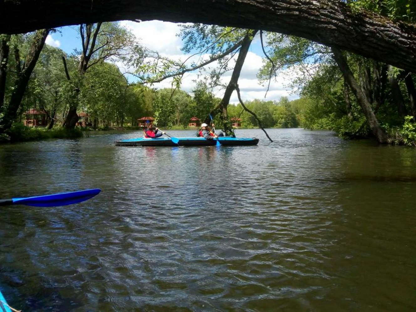 У Тростянці пройшов перший в цьому сезоні байдарковий сплав