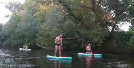 Сумський депутат покатався на сапборді (відео)