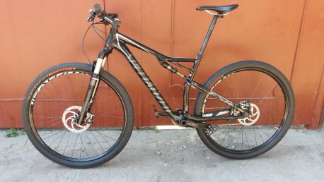 У Сумах велокрадія зняла камера спостереження (відео)