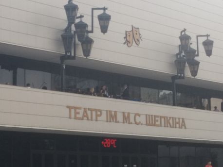 У Сумах давали концерт прямо на балконі театру (відео)