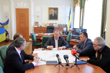 Мер Сум пообіцяв відремонтувати дороги на 20 вулицях