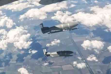 Авіаудар по Есмані: четверо людей дістали поранення внаслідок вибухів КАБів